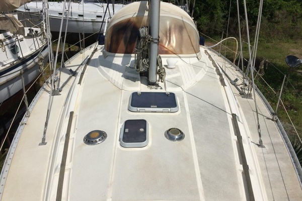 Juels 38ft Moody Yacht For Sale
