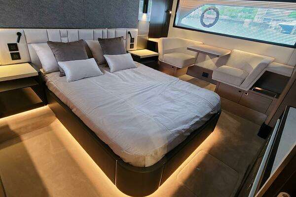 Sunseeker 68 Manhattan Yacht For Sale