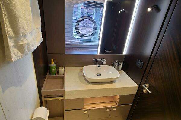 Sunseeker 68 Manhattan Yacht For Sale