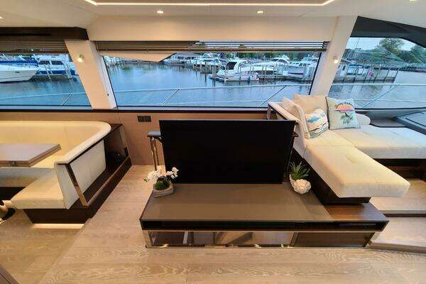 Sunseeker 68 Manhattan Yacht For Sale