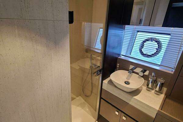 Sunseeker 68 Manhattan Yacht For Sale