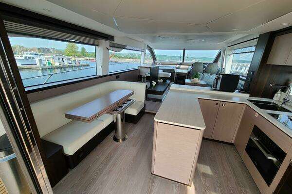 Sunseeker 68 Manhattan Yacht For Sale