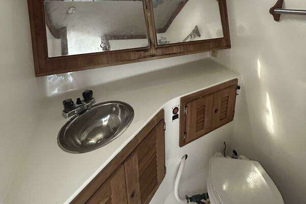 Photo of the 1995 Carolina Classic 28 Express