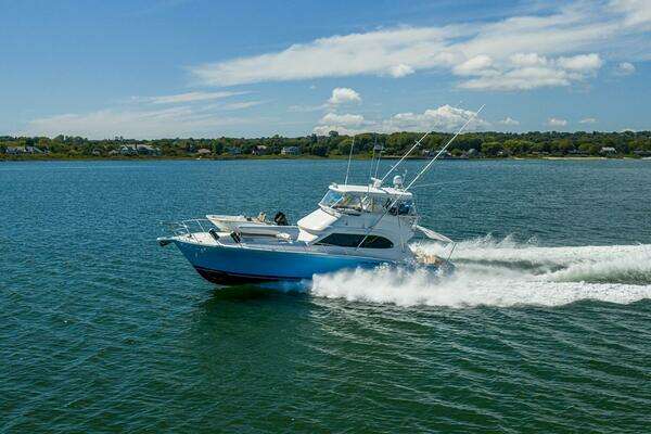 Photo of the 2005 Riviera 51 Flybridge "Chillax"