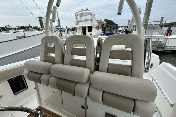 2017 Boston Whaler 37