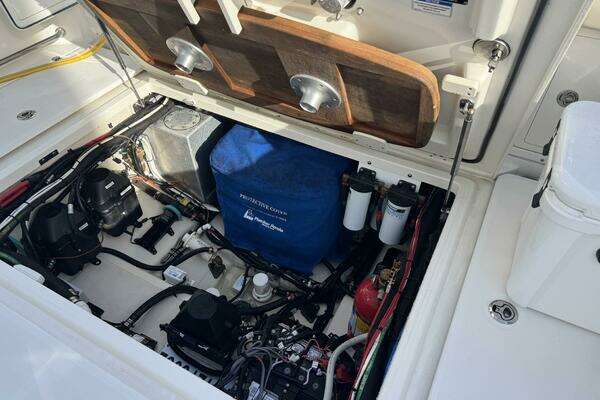 2017 Boston Whaler 37