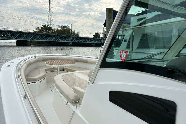 2017 Boston Whaler 37