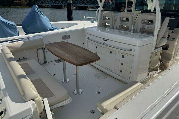 2017 Boston Whaler 37