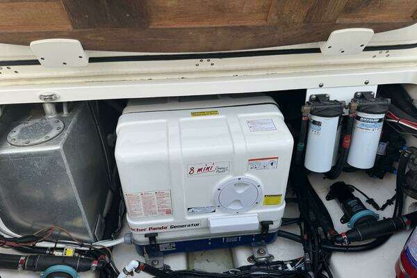 2017 Boston Whaler 37