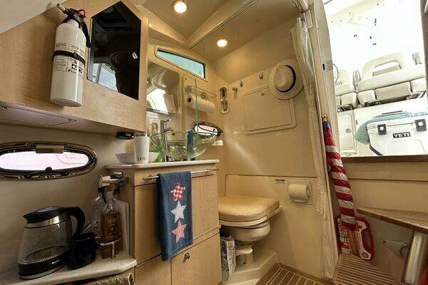 2017 Boston Whaler 37