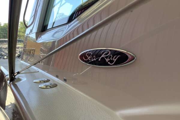 Sea Ray 52 SUNDANCER Yacht For Sale