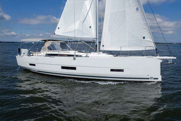 39-ft-Dufour-2023-390-Lunar Sea Annapolis Maryland United States  yacht for sale