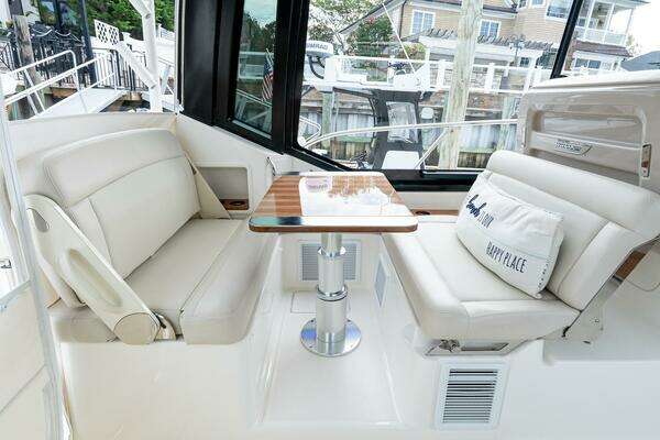 2024 Boston Whaler 40