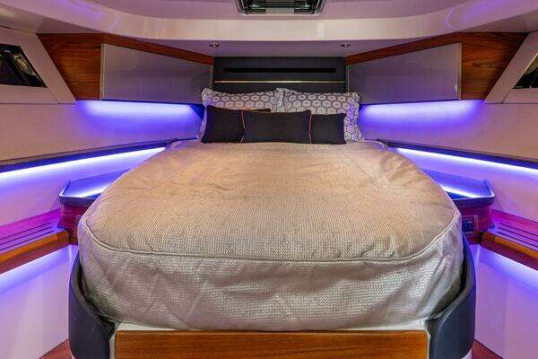 2024 Boston Whaler 40