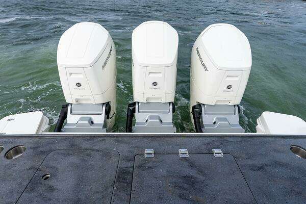 2024 Boston Whaler 40