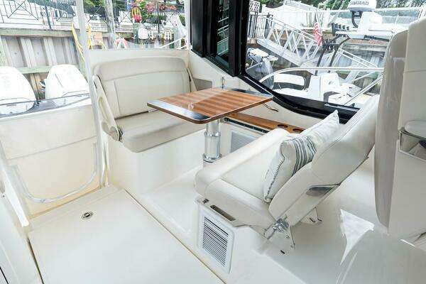 2024 Boston Whaler 40
