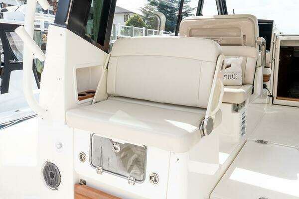 2024 Boston Whaler 40
