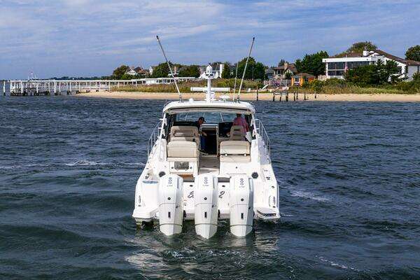 2024 Boston Whaler 40