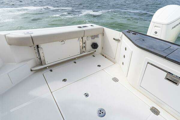 2024 Boston Whaler 40