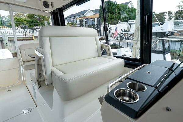 2024 Boston Whaler 40