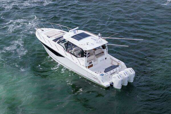 2024 Boston Whaler 40