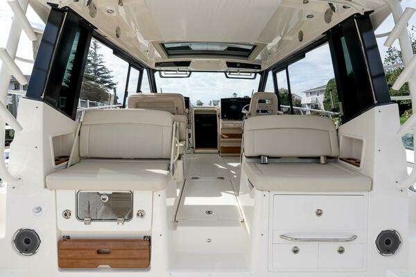 2024 Boston Whaler 40