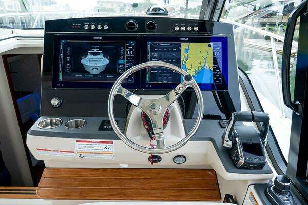 2024 Boston Whaler 40