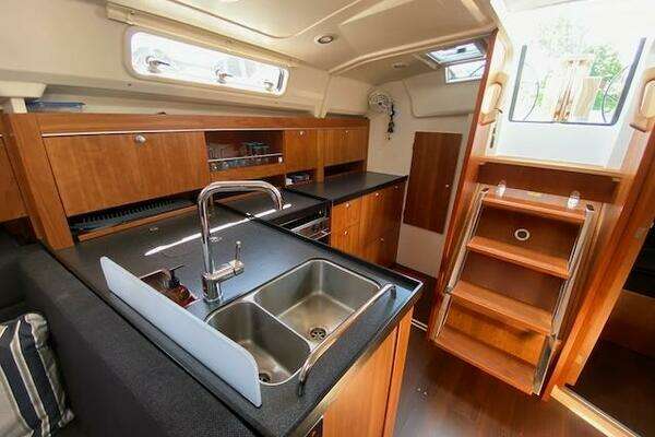 Hanse 385 Yacht For Sale