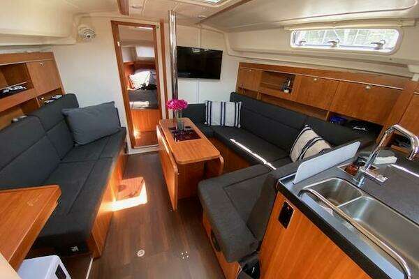 Hanse 385 Yacht For Sale