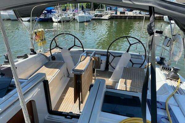 Hanse 385 Yacht For Sale