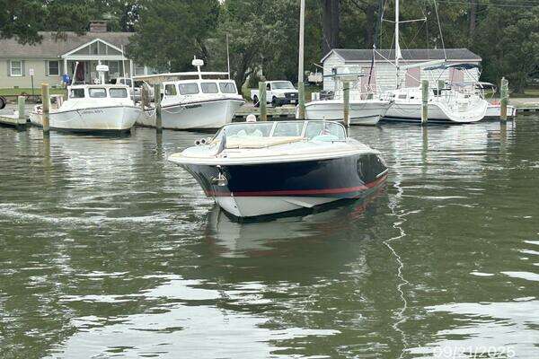 Photo of the 2006 Chris-Craft Corsair Heritage Edition "Sassy Girl"