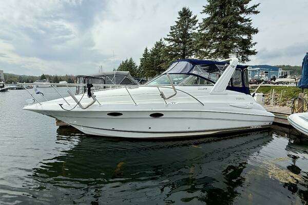 30-ft-Doral-2001-300 SE-Midland Ontario Canada yacht for sale