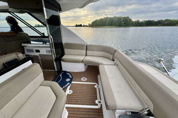 Regal 42 Sport Coupe Yacht For Sale