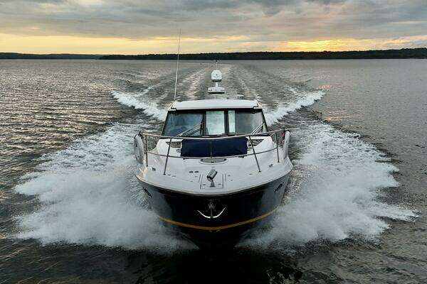 Regal 42 Sport Coupe Yacht For Sale