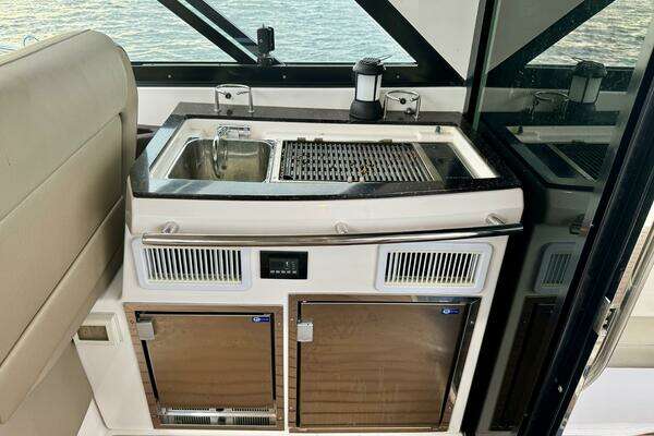 Regal 42 Sport Coupe Yacht For Sale