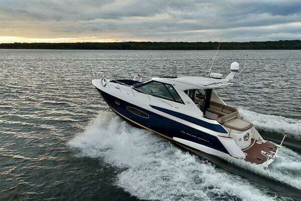 Regal 42 Sport Coupe Yacht For Sale