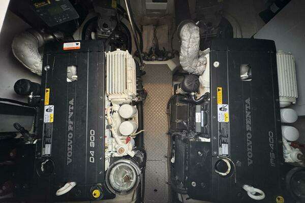 Regal 42 Sport Coupe Yacht For Sale