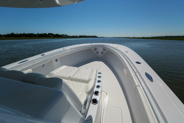 Onslow Bay TE Pelagic Predator- Bow