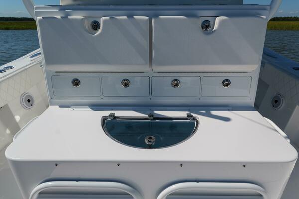 Onslow Bay TE Pelagic Predator- Center Console Storage