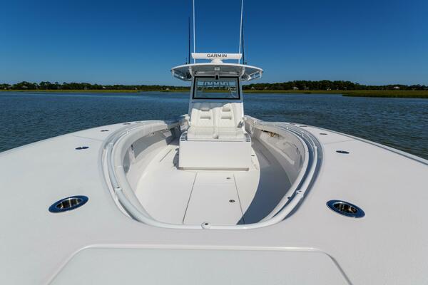 Onslow Bay TE Pelagic Predator- Bow