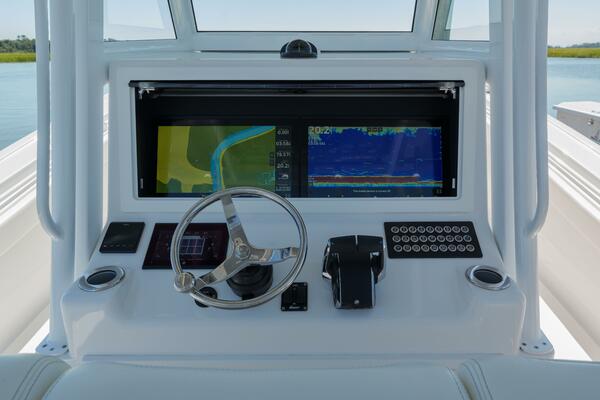 Onslow Bay TE Pelagic Predator-Helm