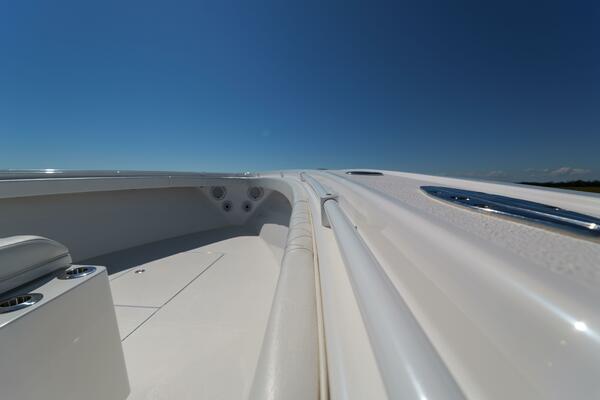 Onslow Bay TE Pelagic Predator- Bow