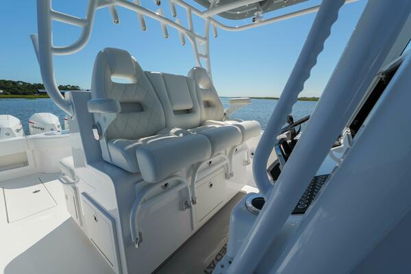 Onslow Bay TE Pelagic Predator- Helm Seating