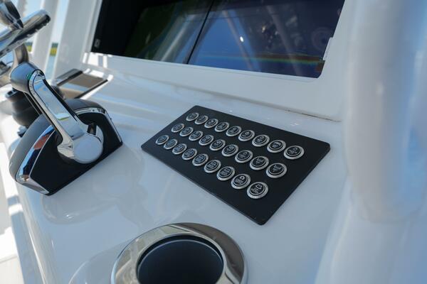 Onslow Bay TE Pelagic Predator- Helm