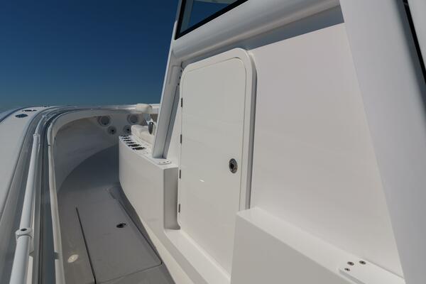 Onslow Bay TE Pelagic Predator- Center Console