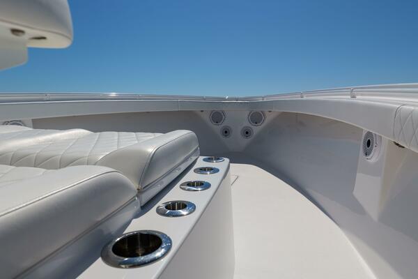 Onslow Bay TE Pelagic Predator- Bow