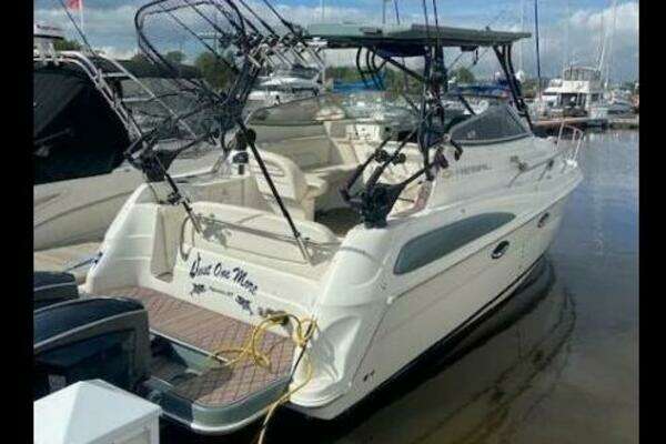 Photo of the 2004 Regal 2860