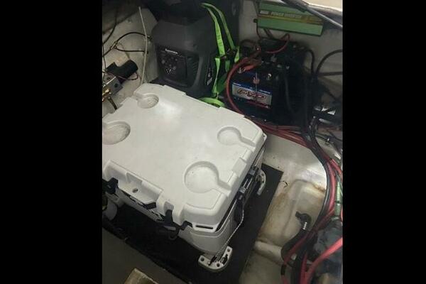 28ft Regal Yacht For Sale