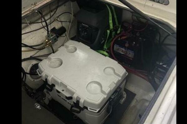 28ft Regal Yacht For Sale