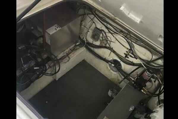 28ft Regal Yacht For Sale